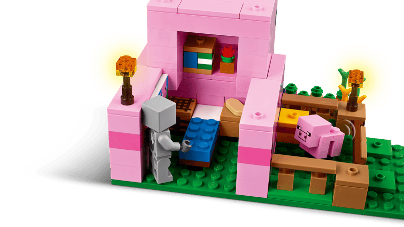 LEGO Minecraft The Baby Pig House (21268)