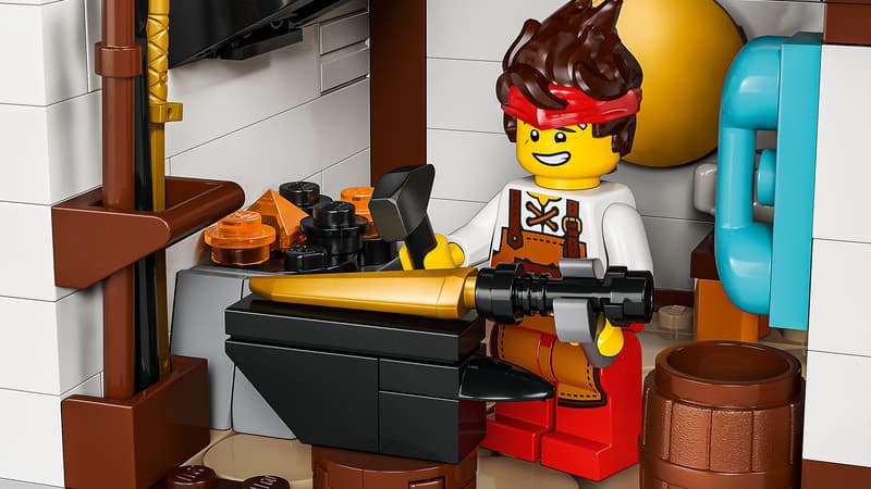LEGO Four Weapons Blacksmith 15th Anniversary (71858)