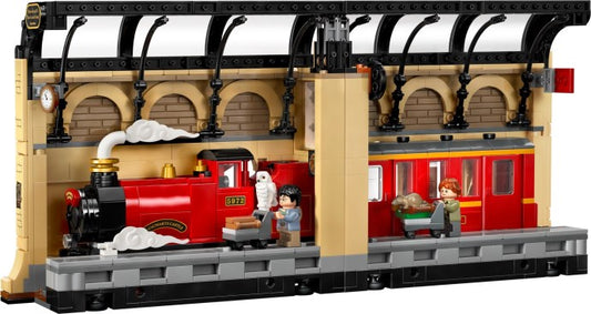 LEGO Harry Potter Book Nook: Hogwarts Express (76450)