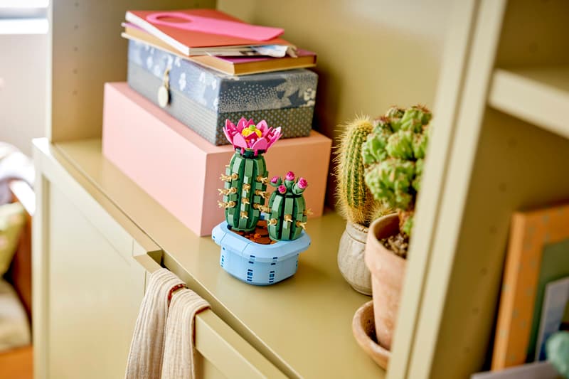 LEGO Botanical Collection Flowering Cactus (11509)