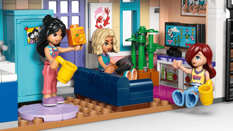 LEGO Friends Liann's Family House (42687)
