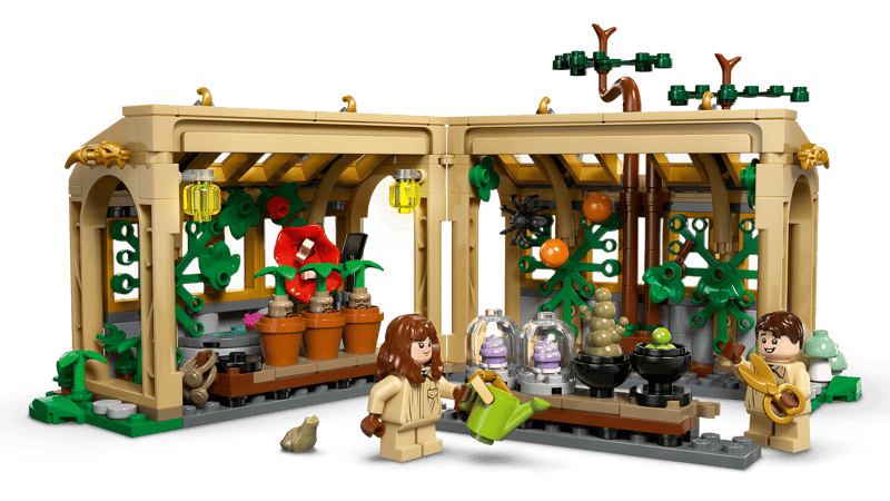 LEGO Harry Potter Hogwarts Castle: Herbology Class (76445)